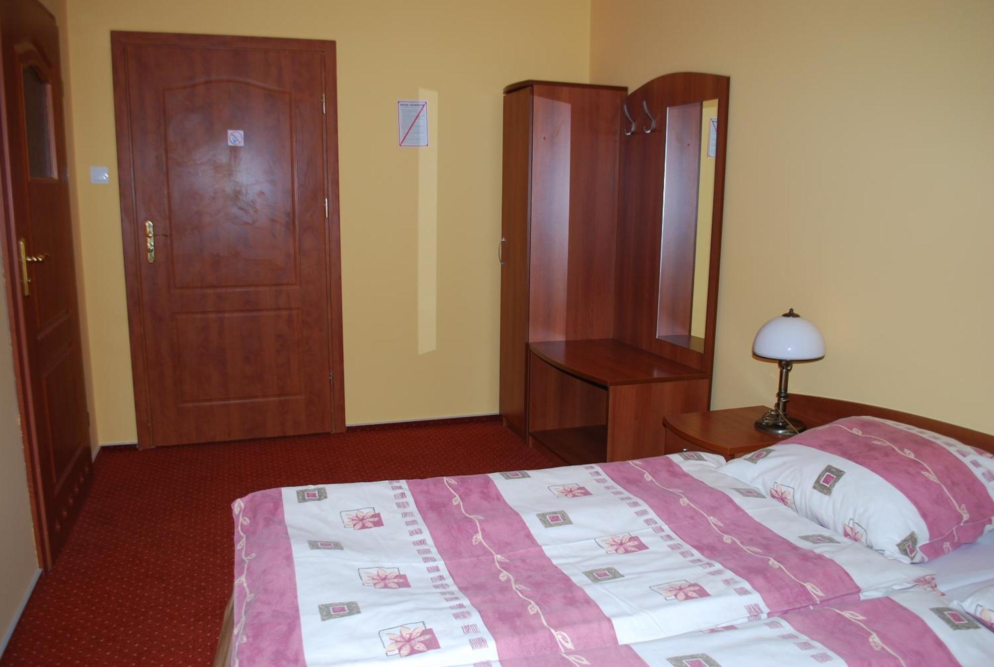 סלוביצה Hotel Anka מראה חיצוני תמונה