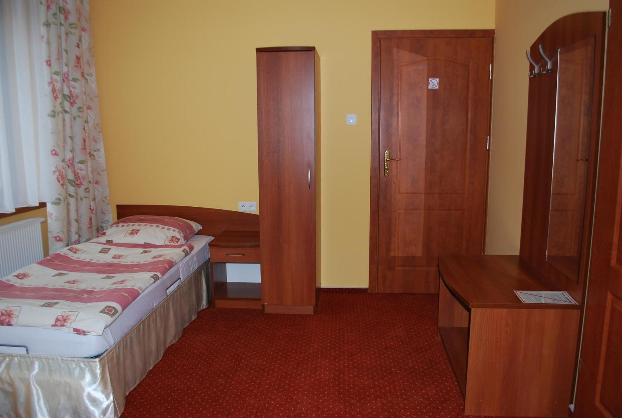 סלוביצה Hotel Anka מראה חיצוני תמונה