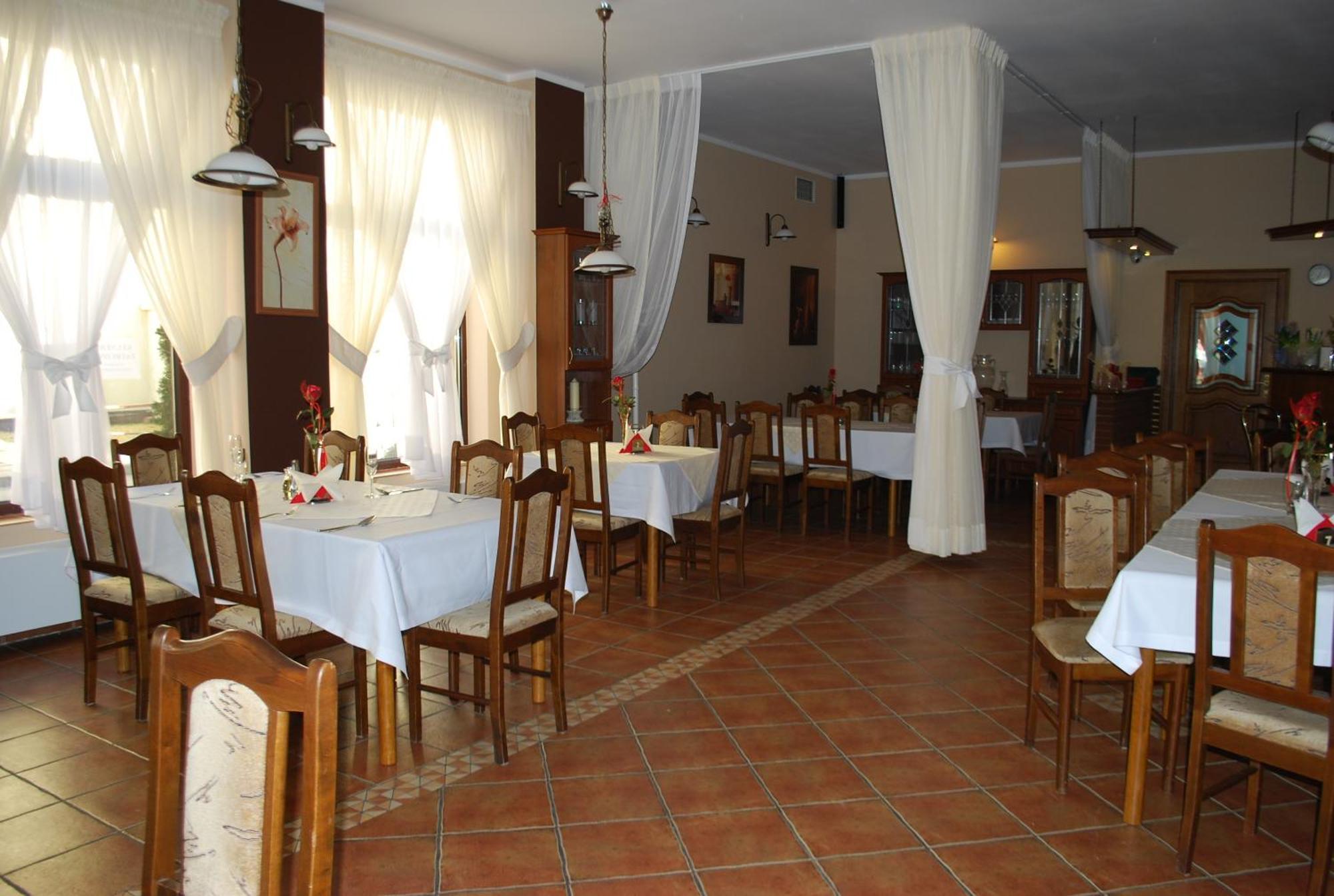 סלוביצה Hotel Anka מראה חיצוני תמונה